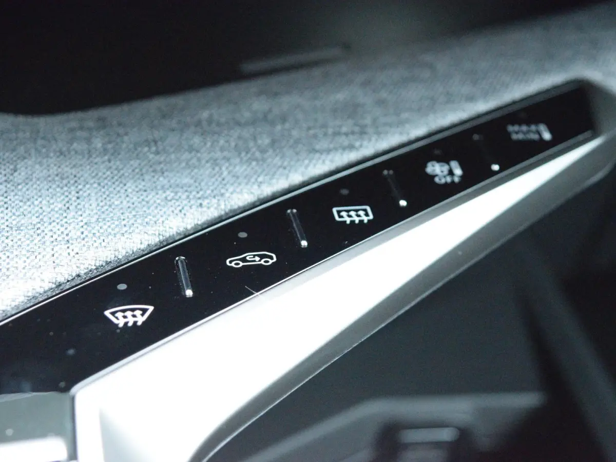 1.6 plug-in Hybrid 195 Allure PARKEERSENSOREN MET CAMERA | CLIMATE CONTROL | CRUISE CONTROL | DEMO