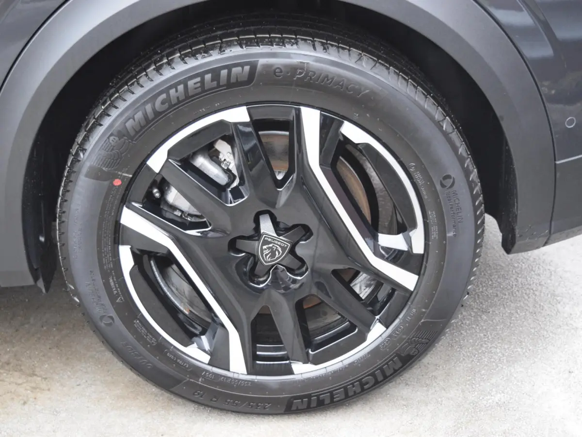 1.6 plug-in Hybrid 195 Allure PARKEERSENSOREN MET CAMERA | CLIMATE CONTROL | CRUISE CONTROL | DEMO