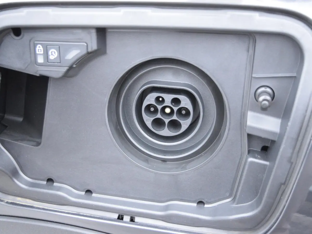 1.6 plug-in Hybrid 195 Allure PARKEERSENSOREN MET CAMERA | CLIMATE CONTROL | CRUISE CONTROL | DEMO