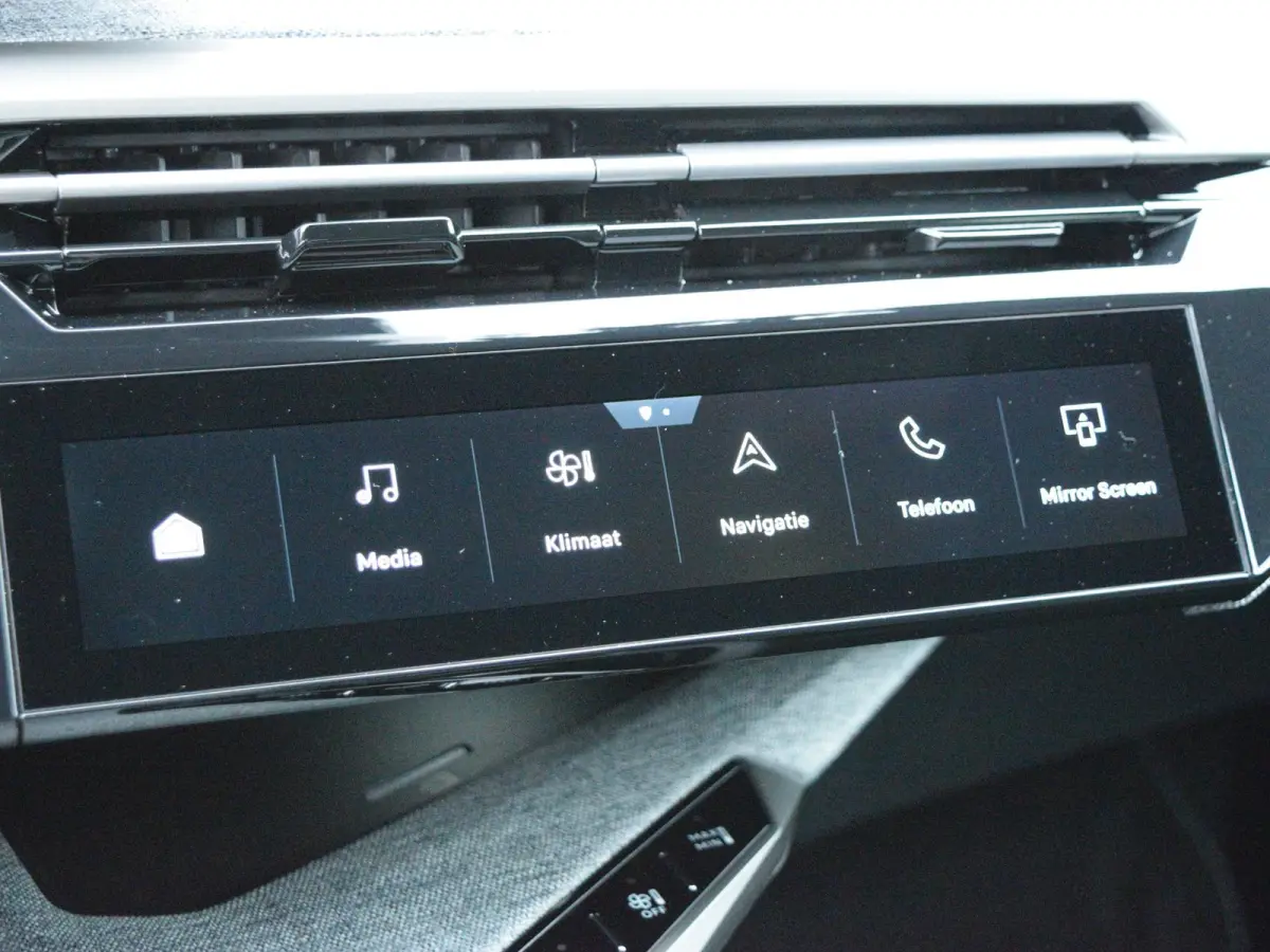1.6 plug-in Hybrid 195 Allure PARKEERSENSOREN MET CAMERA | CLIMATE CONTROL | CRUISE CONTROL | DEMO