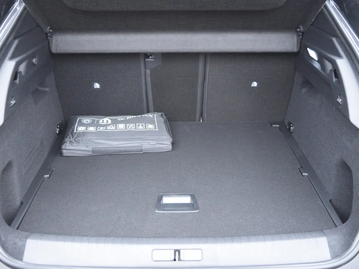 1.6 plug-in Hybrid 195 Allure PARKEERSENSOREN MET CAMERA | CLIMATE CONTROL | CRUISE CONTROL | DEMO