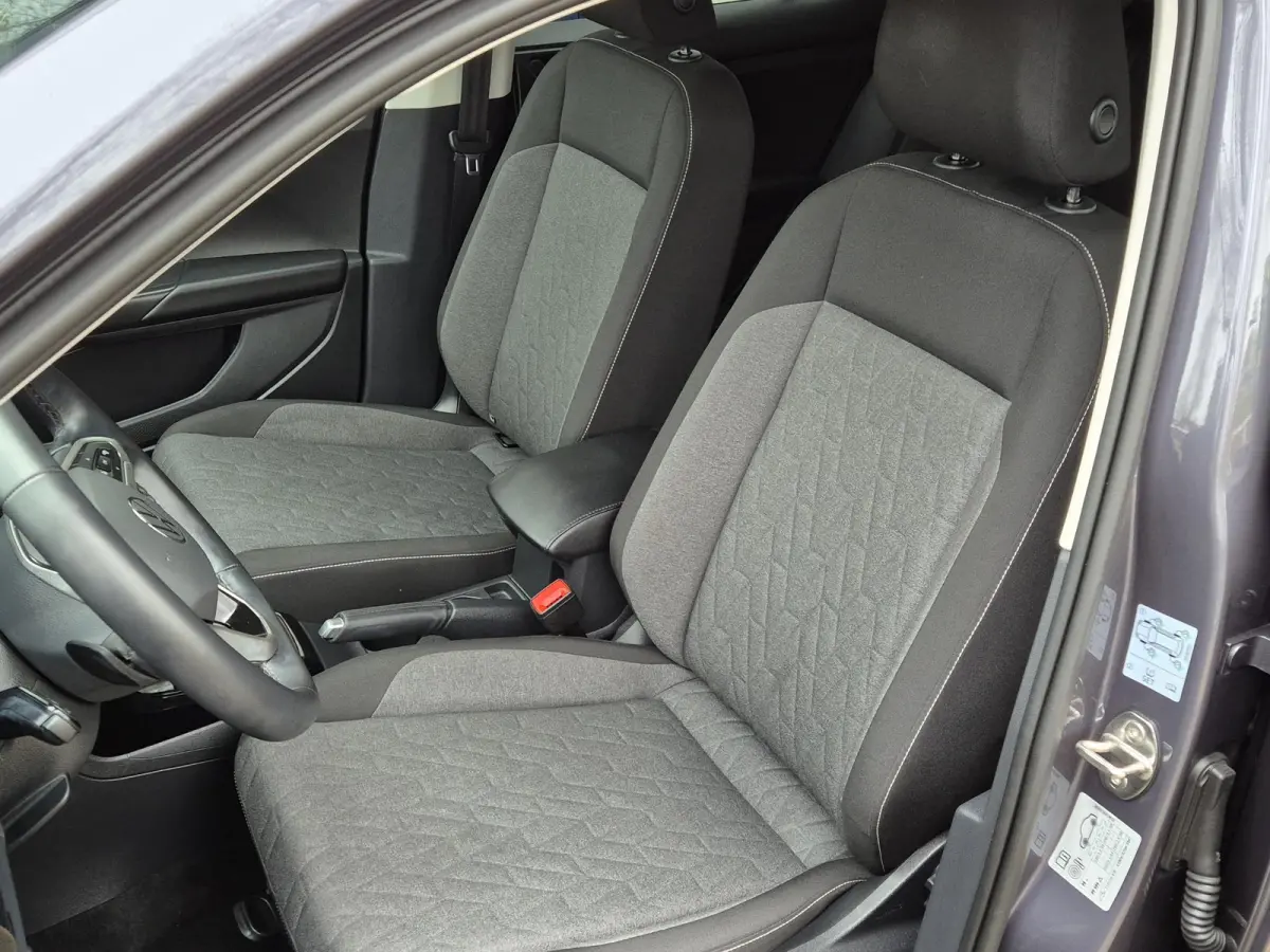 1.0 TSI AUTOMAAT | Navigatie | Climate Control | | Stoelverwarming | Licht metalen velgen