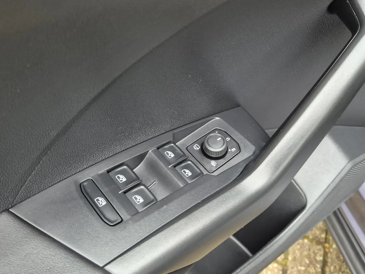 1.0 TSI AUTOMAAT | Navigatie | Climate Control | | Stoelverwarming | Licht metalen velgen