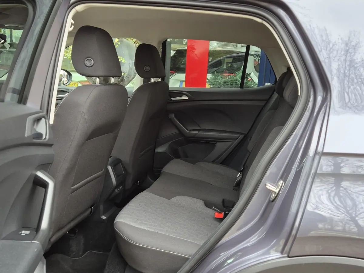 1.0 TSI AUTOMAAT | Navigatie | Climate Control | | Stoelverwarming | Licht metalen velgen