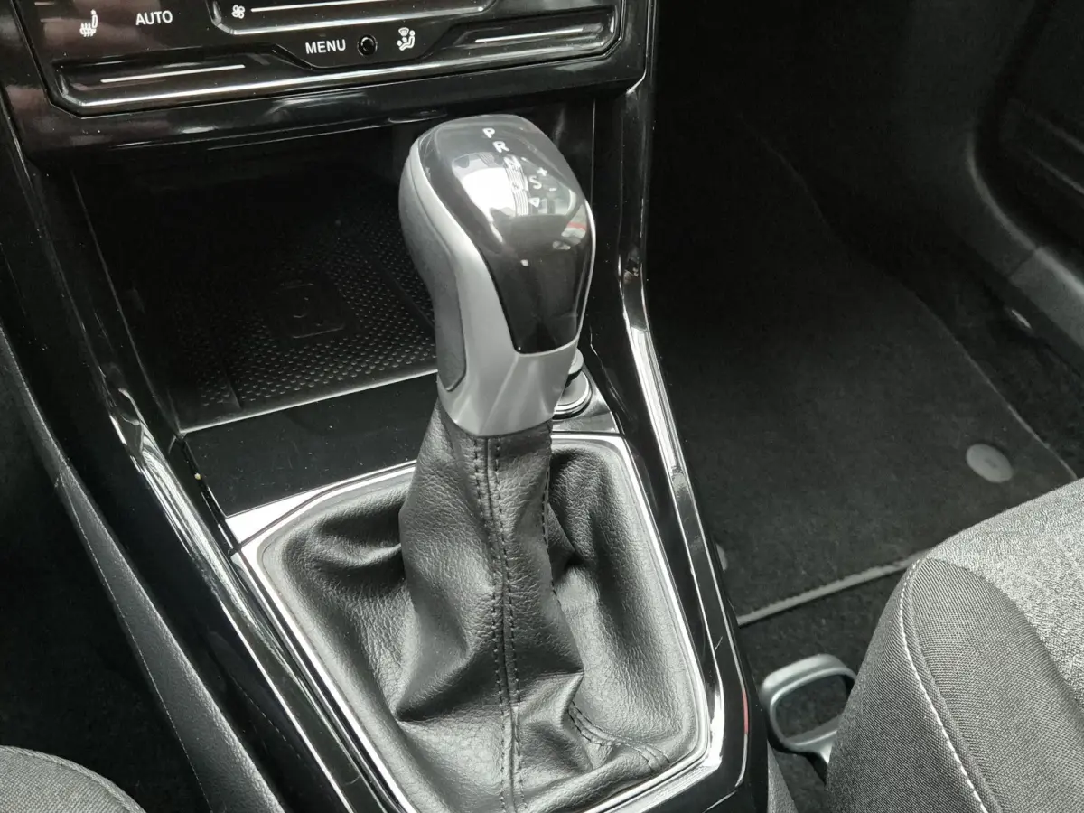 1.0 TSI AUTOMAAT | Navigatie | Climate Control | | Stoelverwarming | Licht metalen velgen