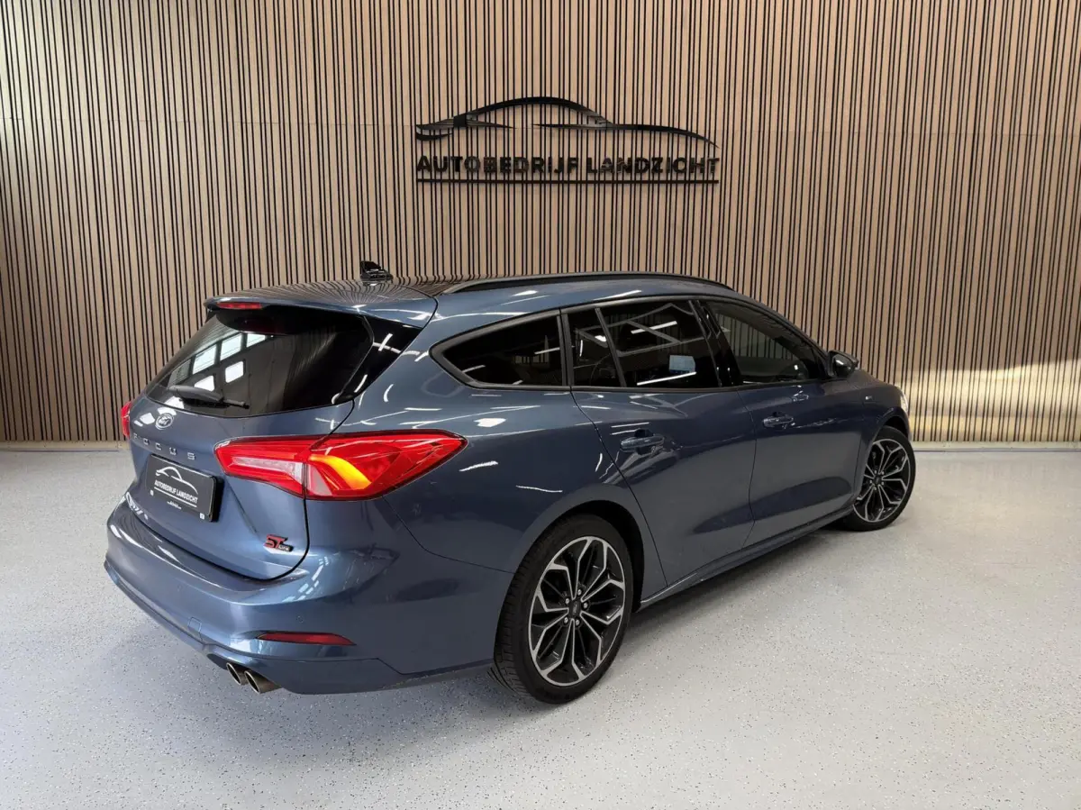 1.5 EcoBoost ST Line | LED | Pano | 182 PK
