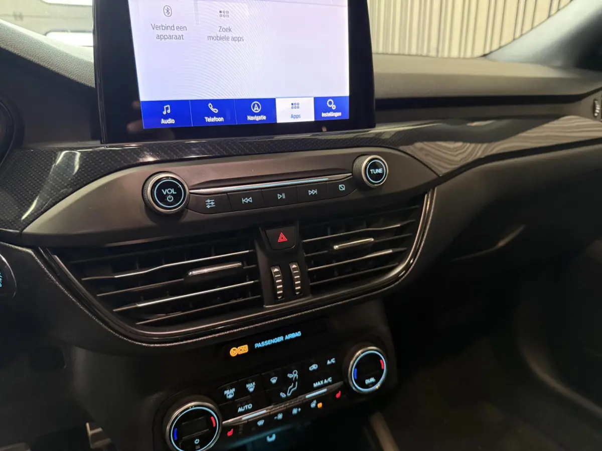 1.5 EcoBoost ST Line | LED | Pano | 182 PK