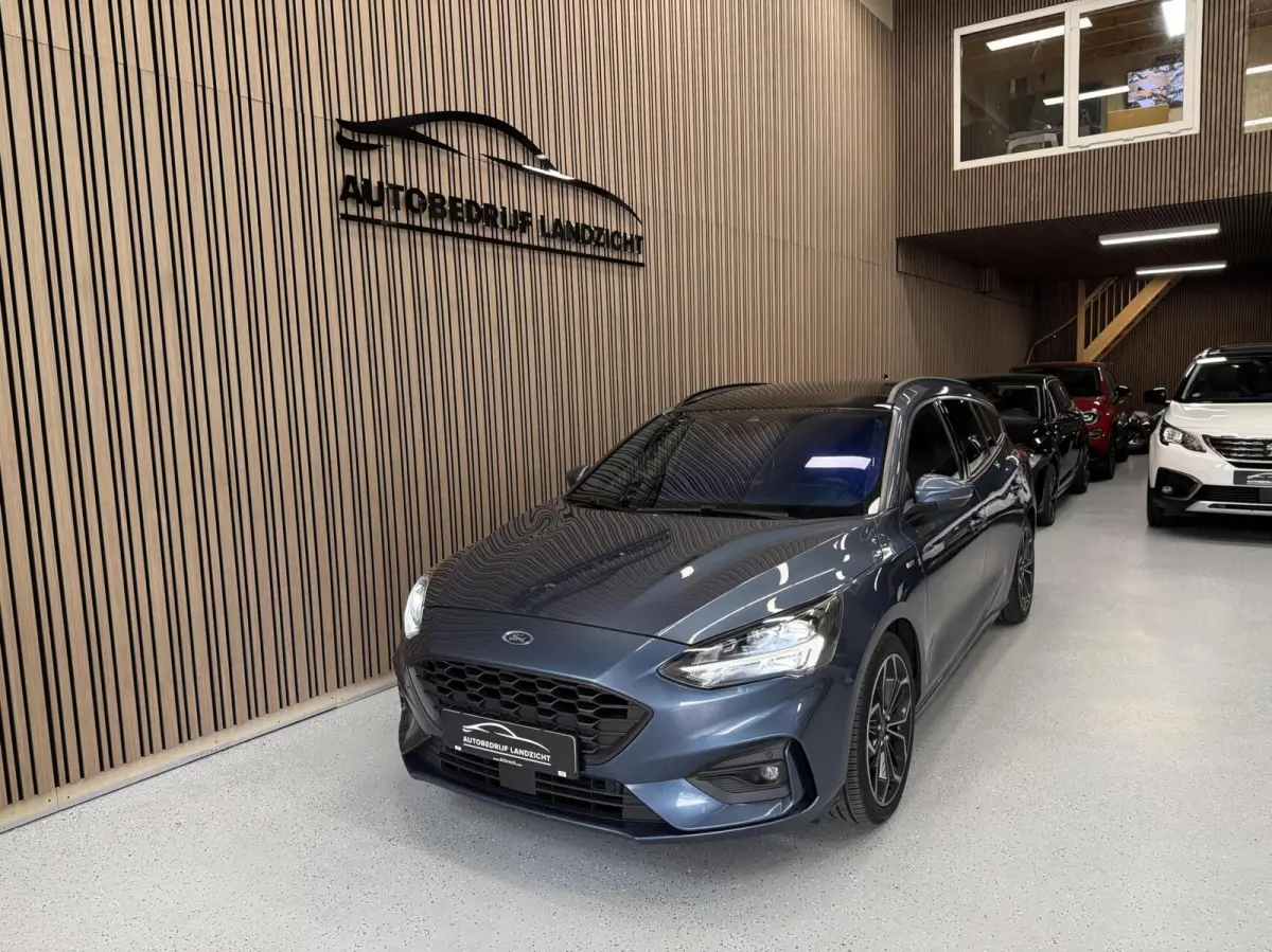 1.5 EcoBoost ST Line | LED | Pano | 182 PK