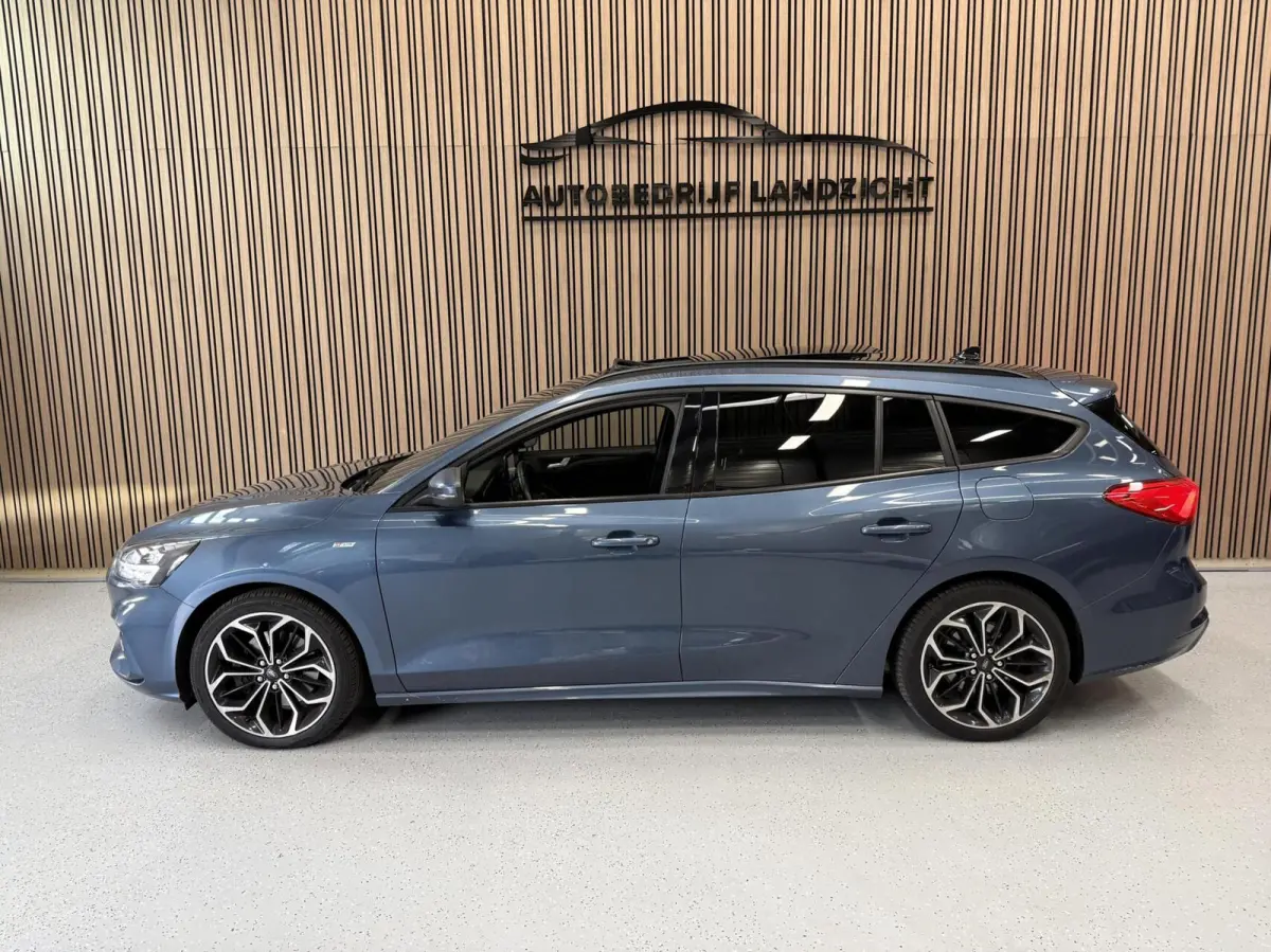 1.5 EcoBoost ST Line | LED | Pano | 182 PK