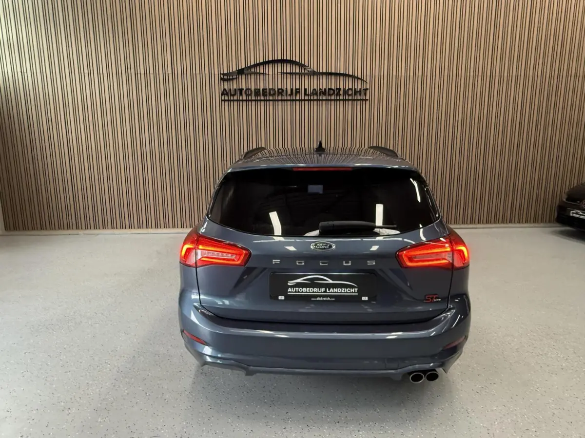 1.5 EcoBoost ST Line | LED | Pano | 182 PK