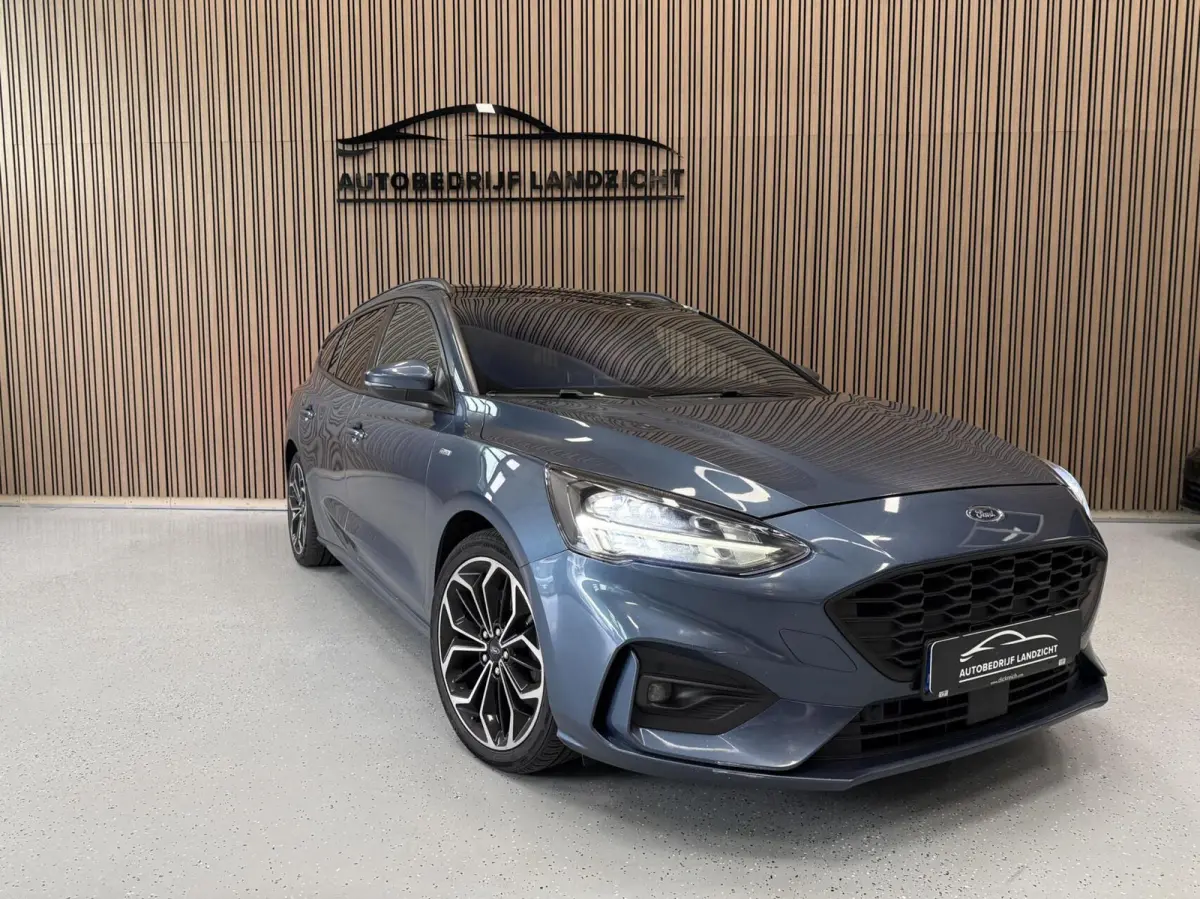 1.5 EcoBoost ST Line | LED | Pano | 182 PK