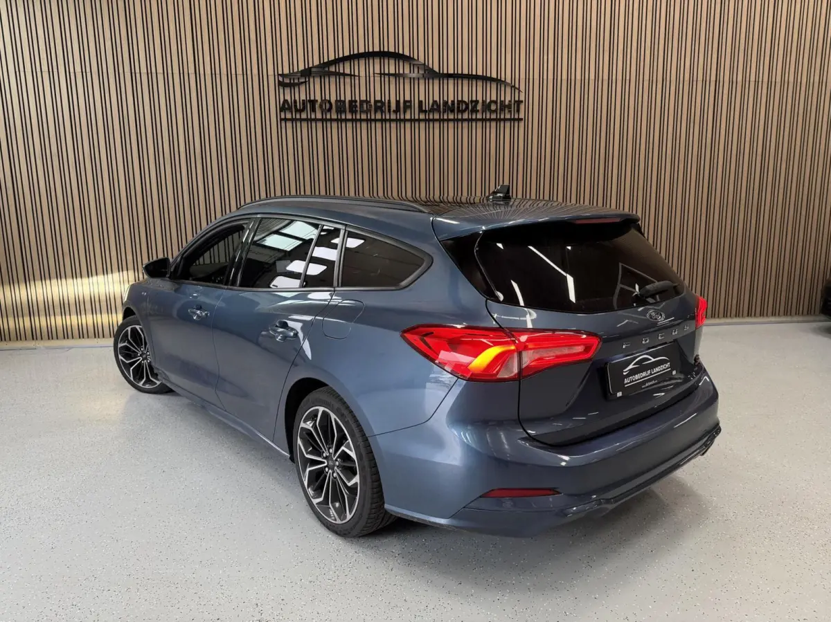 1.5 EcoBoost ST Line | LED | Pano | 182 PK