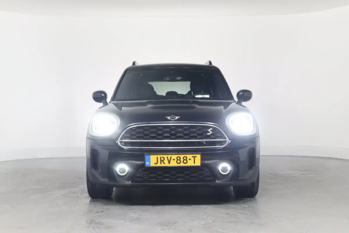 1.5 Cooper ALL4 Chili | Adaptieve Cruise | Leder | HUD | Climate control | Stoelverwarming | Memory Stoelen | Leder | Camera | Keyless