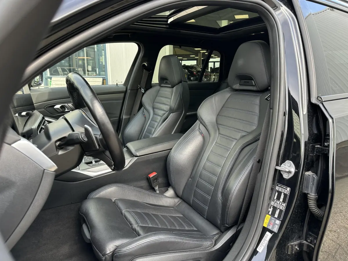 330e M Pakket |  Plug-in/Leder/Pano-Schuifdak/20-inch/Cruise Adaptief/H&K
