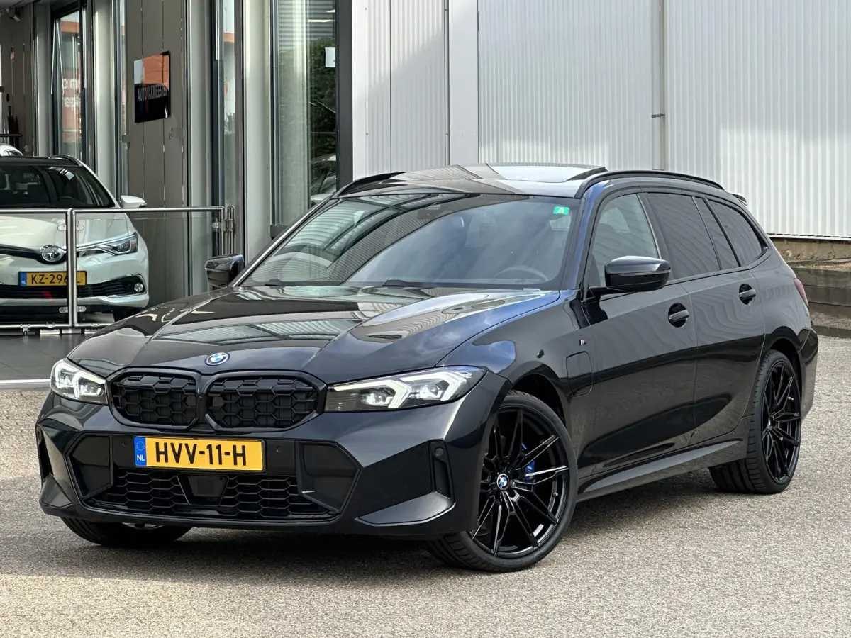 330e M Pakket |  Plug-in/Leder/Pano-Schuifdak/20-inch/Cruise Adaptief/H&K