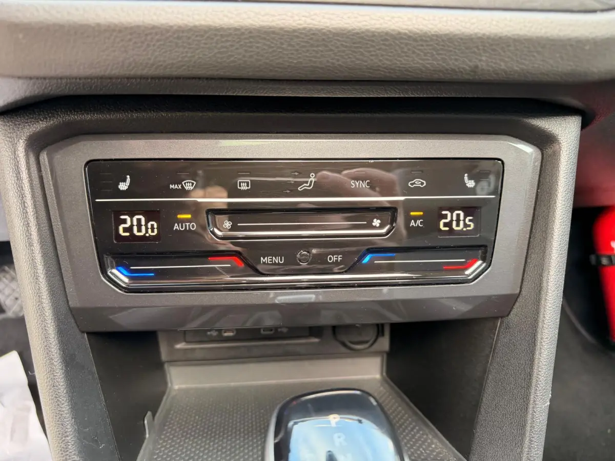 1.5 TSI Elegance 7p.