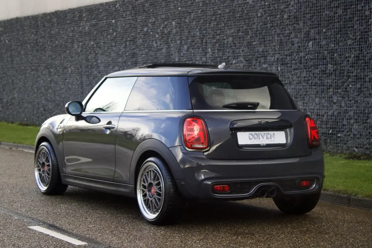 Mini 2.0 S Serious Business