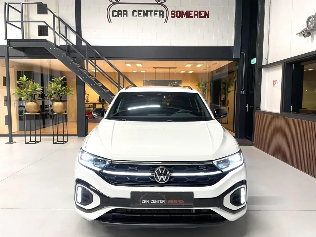 1.5 TSI R-Line Black Style/ Camera/ IQ LED/ CarPlay/ 18''LMV