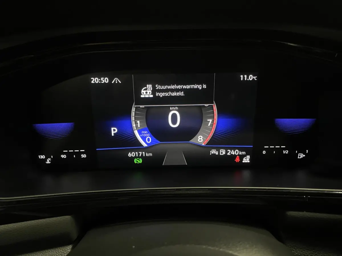 1.5 TSI R-Line Black Style/ Camera/ IQ LED/ CarPlay/ 18''LMV