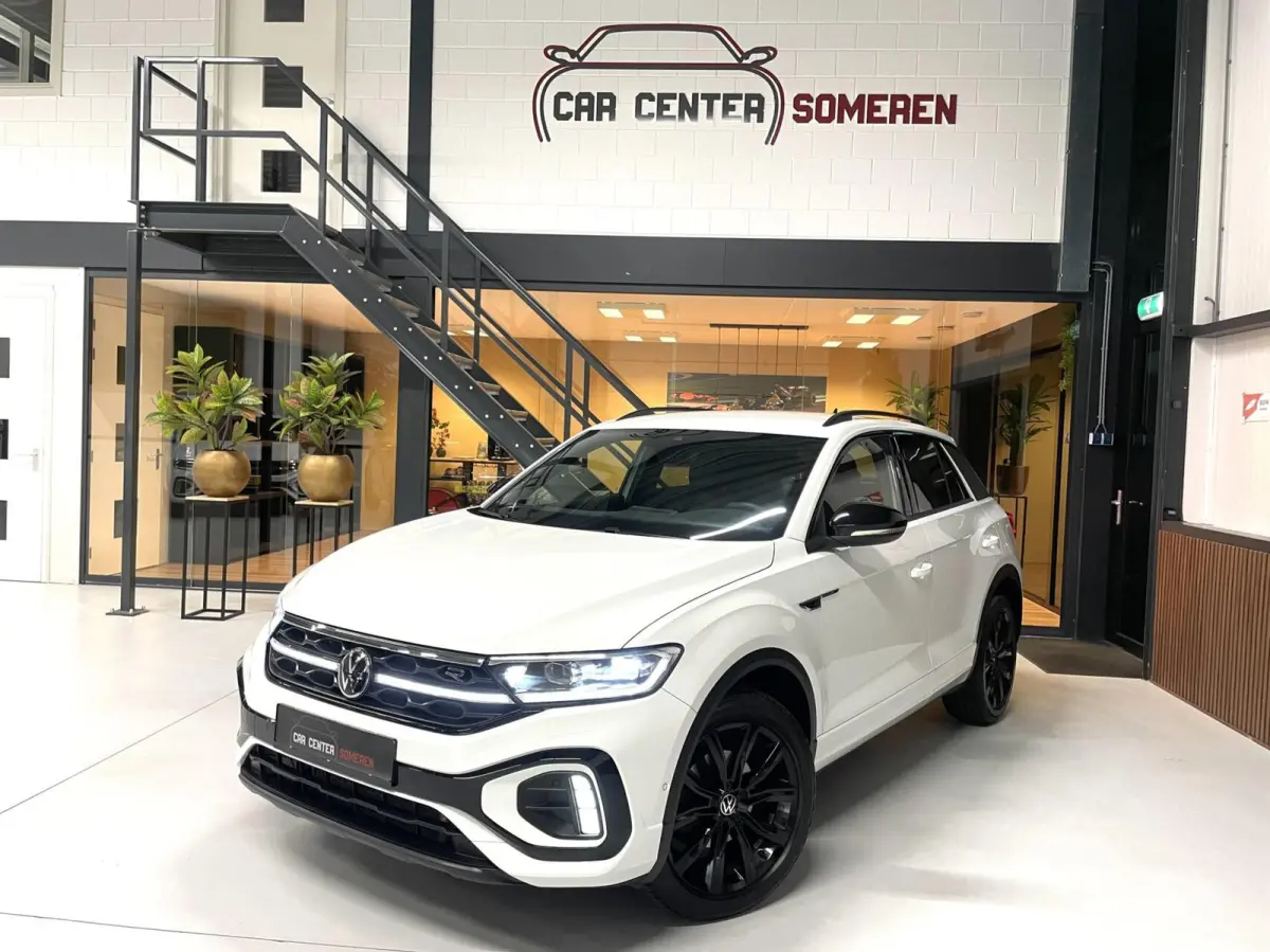 1.5 TSI R-Line Black Style/ Camera/ IQ LED/ CarPlay/ 18''LMV