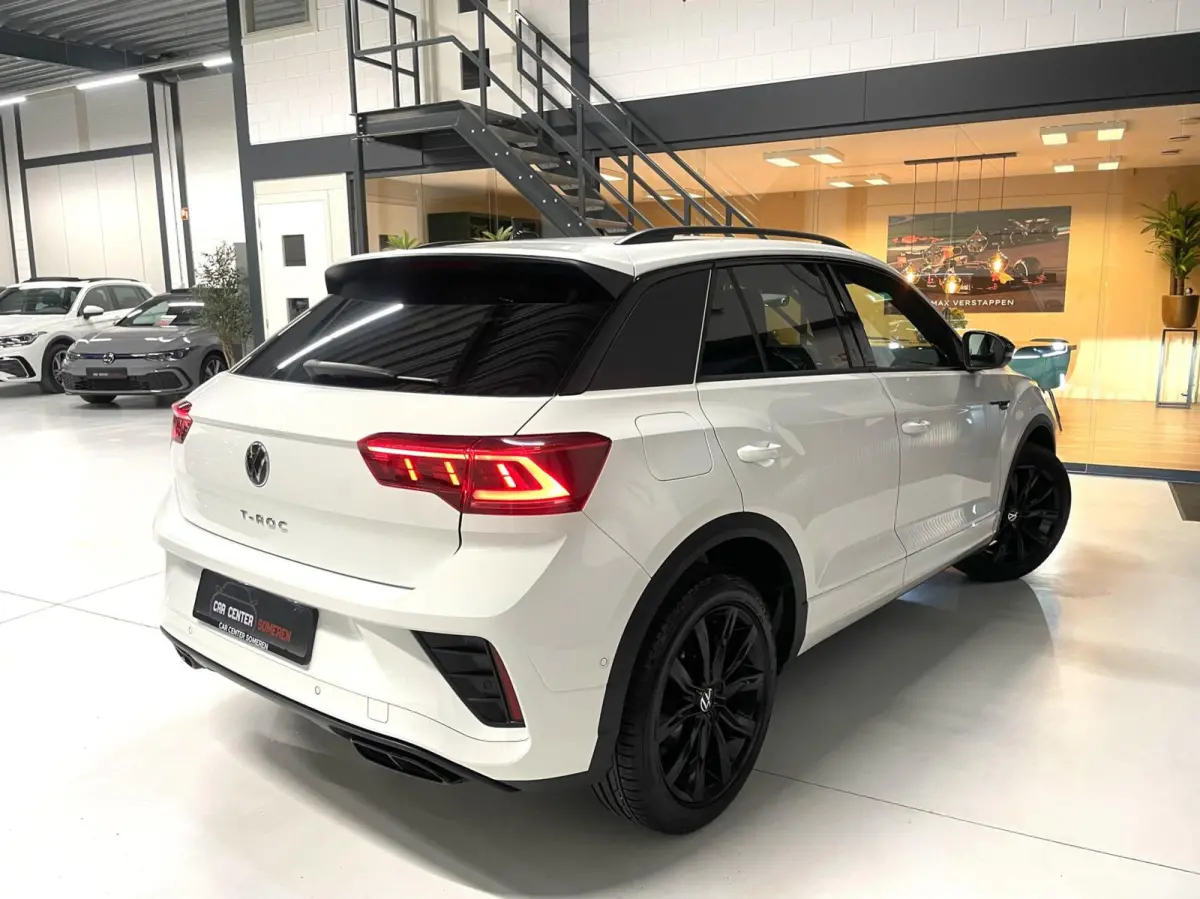 1.5 TSI R-Line Black Style/ Camera/ IQ LED/ CarPlay/ 18''LMV