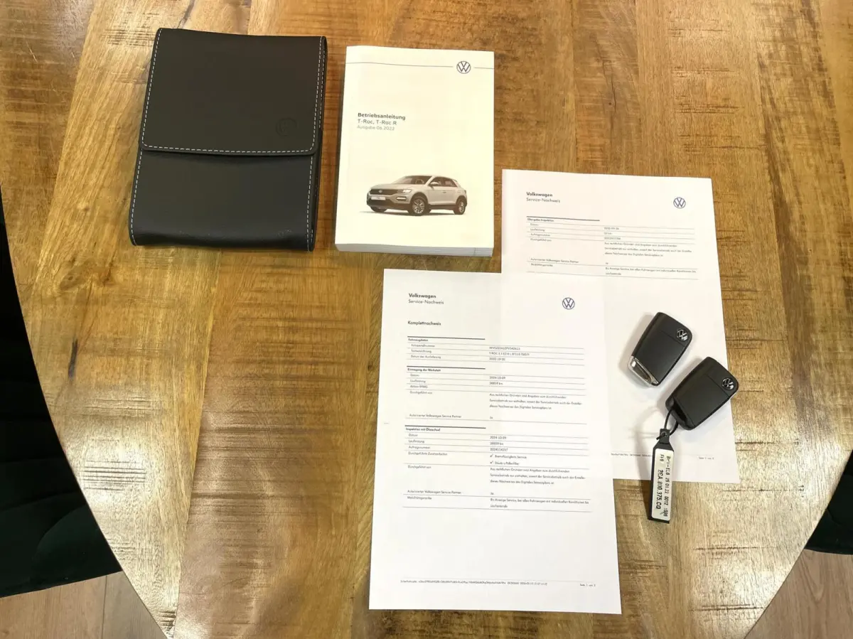1.5 TSI R-Line Black Style/ Camera/ IQ LED/ CarPlay/ 18''LMV