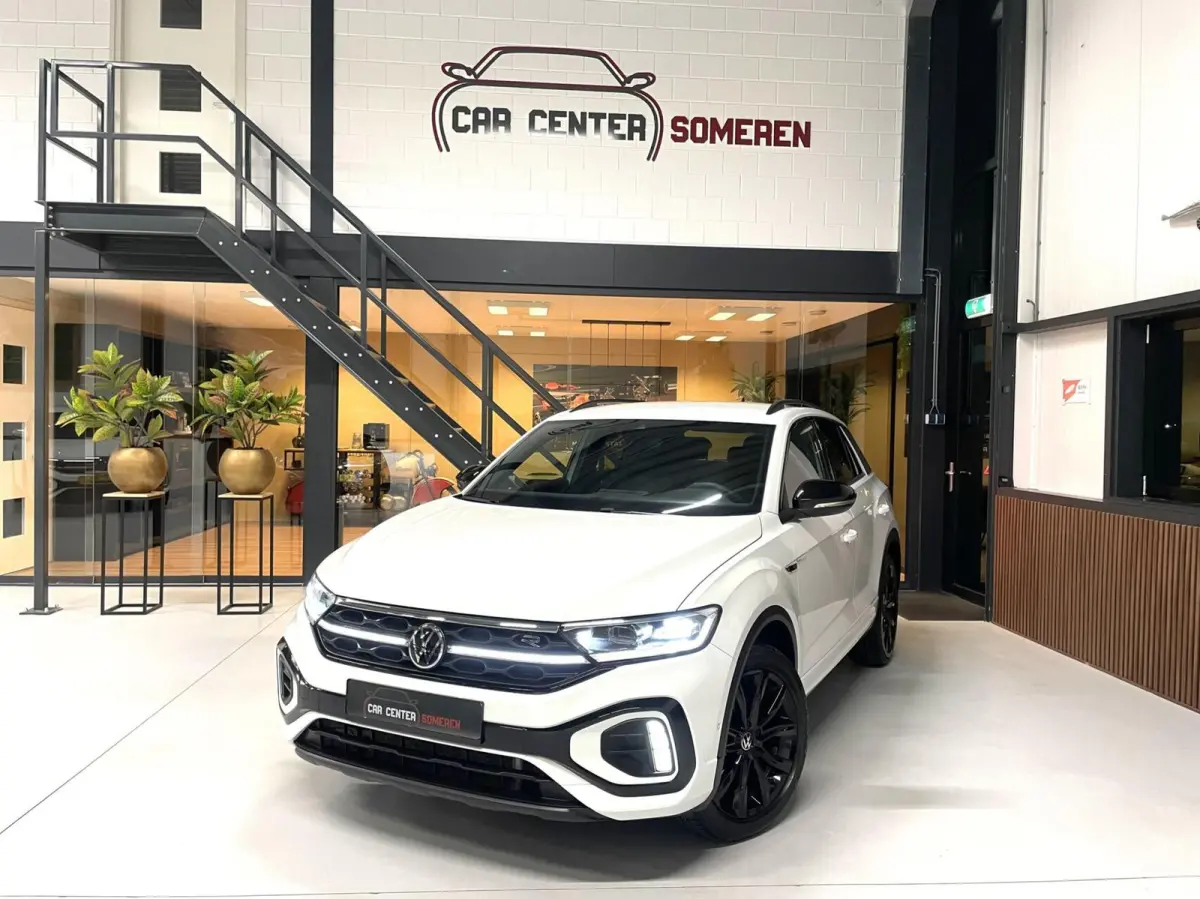 1.5 TSI R-Line Black Style/ Camera/ IQ LED/ CarPlay/ 18''LMV