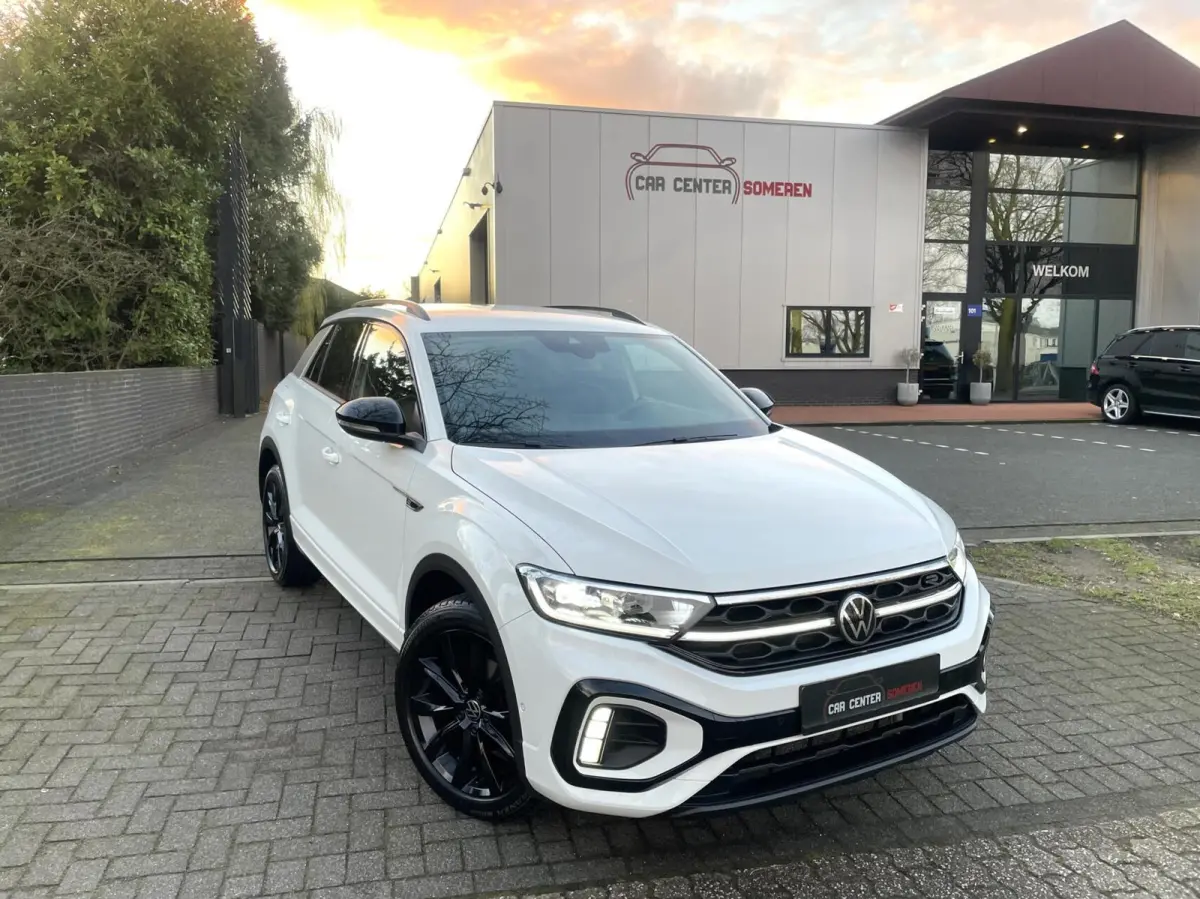 1.5 TSI R-Line Black Style/ Camera/ IQ LED/ CarPlay/ 18''LMV