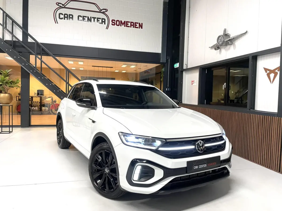 1.5 TSI R-Line Black Style/ Camera/ IQ LED/ CarPlay/ 18''LMV