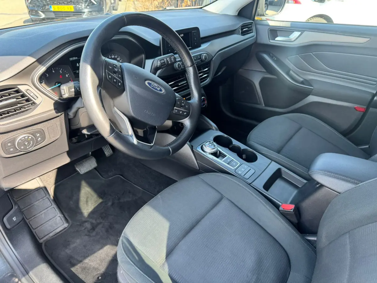 1.0 EcoBoost Titanium Business