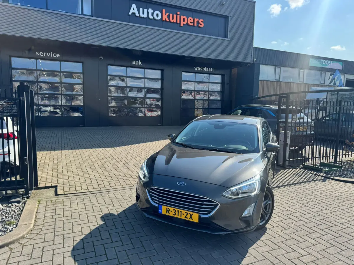 1.0 EcoBoost Titanium Business