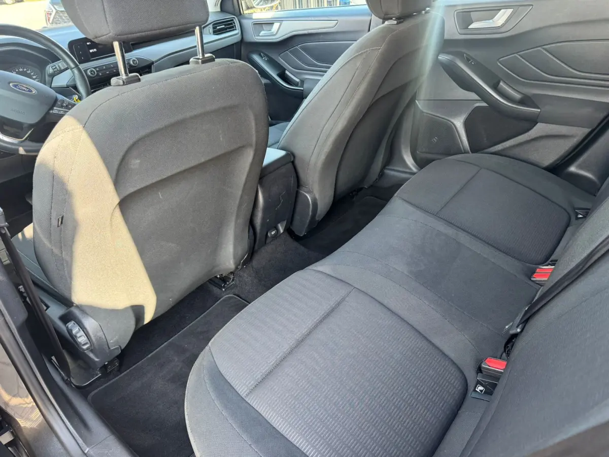 1.0 EcoBoost Titanium Business