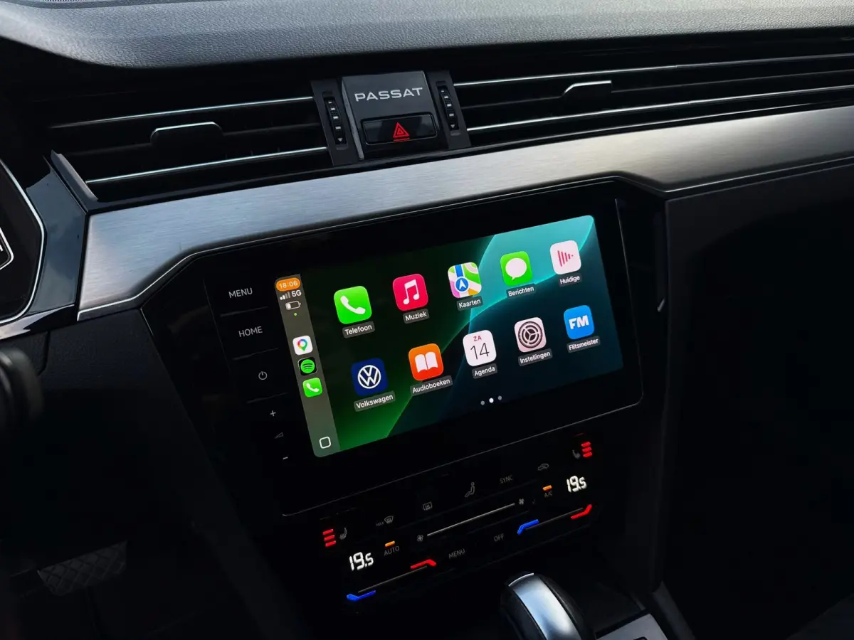 1.5 TSI R-Line Business + 150PK|LaneA|Virtual|AUT|Trekhaak|Apdaptive|Pano|Carplay|Sportstoelen|IQ Light|