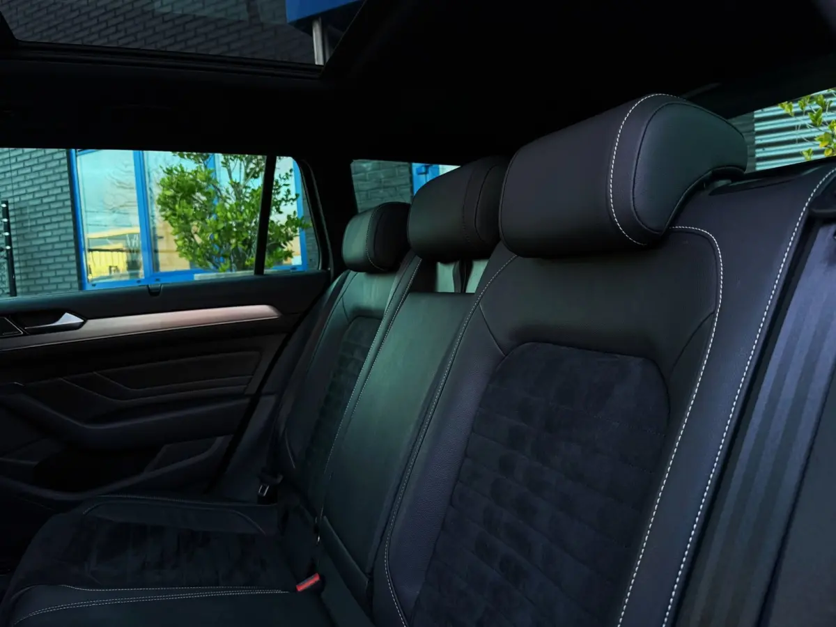 1.5 TSI R-Line Business + 150PK|LaneA|Virtual|AUT|Trekhaak|Apdaptive|Pano|Carplay|Sportstoelen|IQ Light|