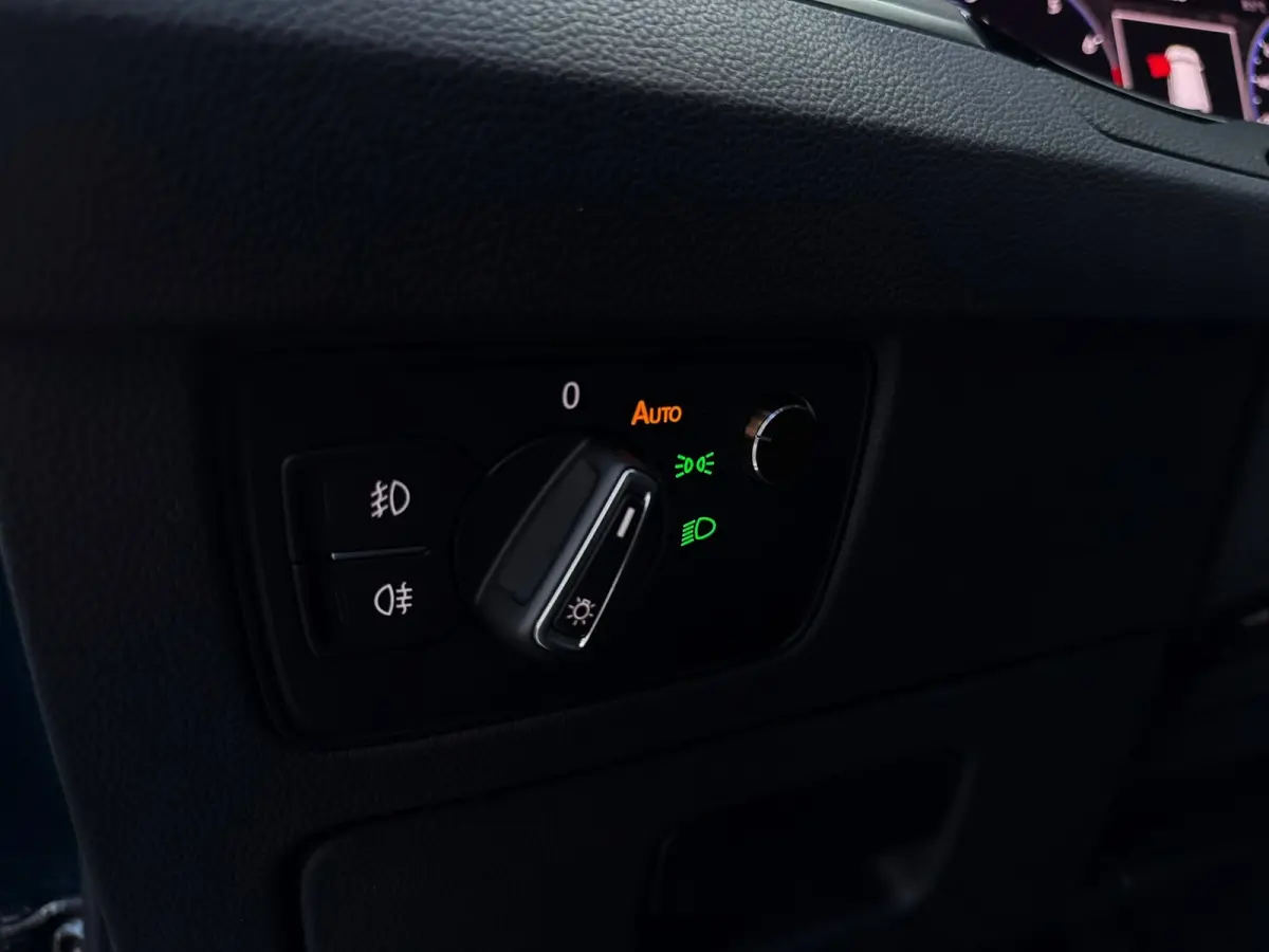 1.5 TSI R-Line Business + 150PK|LaneA|Virtual|AUT|Trekhaak|Apdaptive|Pano|Carplay|Sportstoelen|IQ Light|