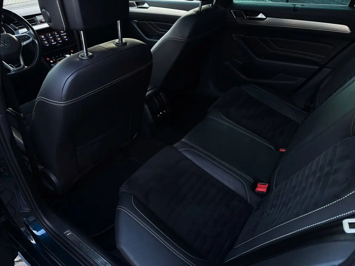 1.5 TSI R-Line Business + 150PK|LaneA|Virtual|AUT|Trekhaak|Apdaptive|Pano|Carplay|Sportstoelen|IQ Light|