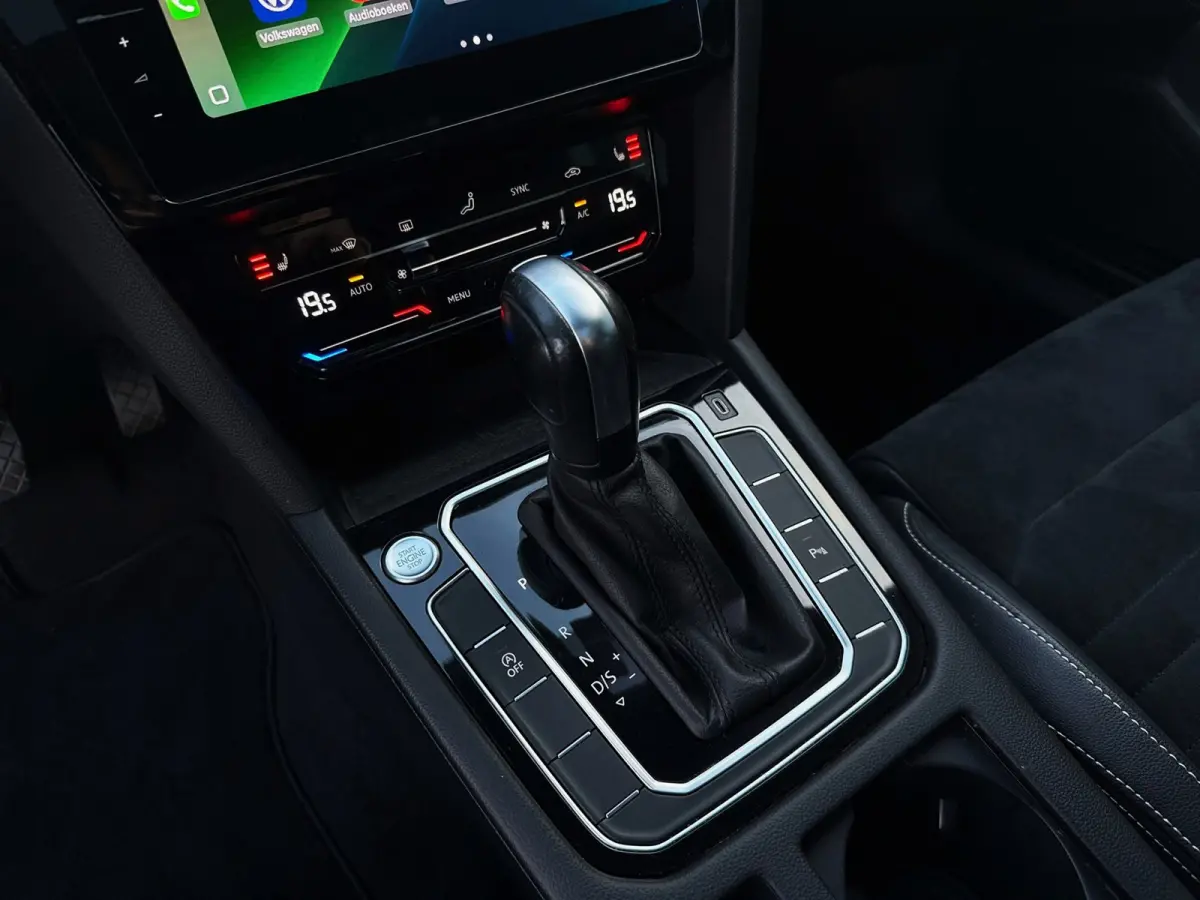 1.5 TSI R-Line Business + 150PK|LaneA|Virtual|AUT|Trekhaak|Apdaptive|Pano|Carplay|Sportstoelen|IQ Light|