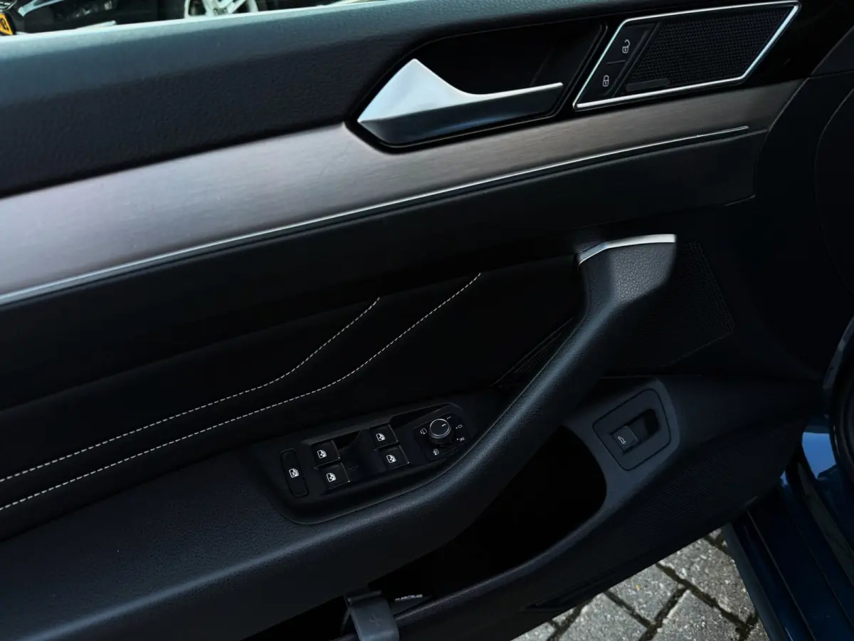 1.5 TSI R-Line Business + 150PK|LaneA|Virtual|AUT|Trekhaak|Apdaptive|Pano|Carplay|Sportstoelen|IQ Light|