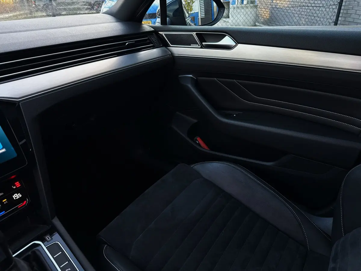 1.5 TSI R-Line Business + 150PK|LaneA|Virtual|AUT|Trekhaak|Apdaptive|Pano|Carplay|Sportstoelen|IQ Light|