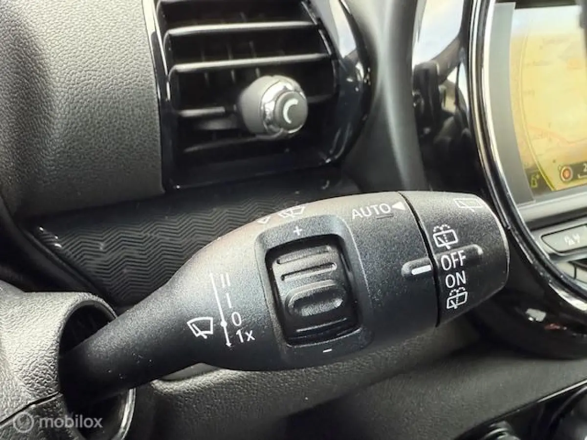 1.5 Cooper Chili Serious Business Origineel NL -NAP-Navigatie-Cruise-Climate Control-PDC V+A-6-deurs....