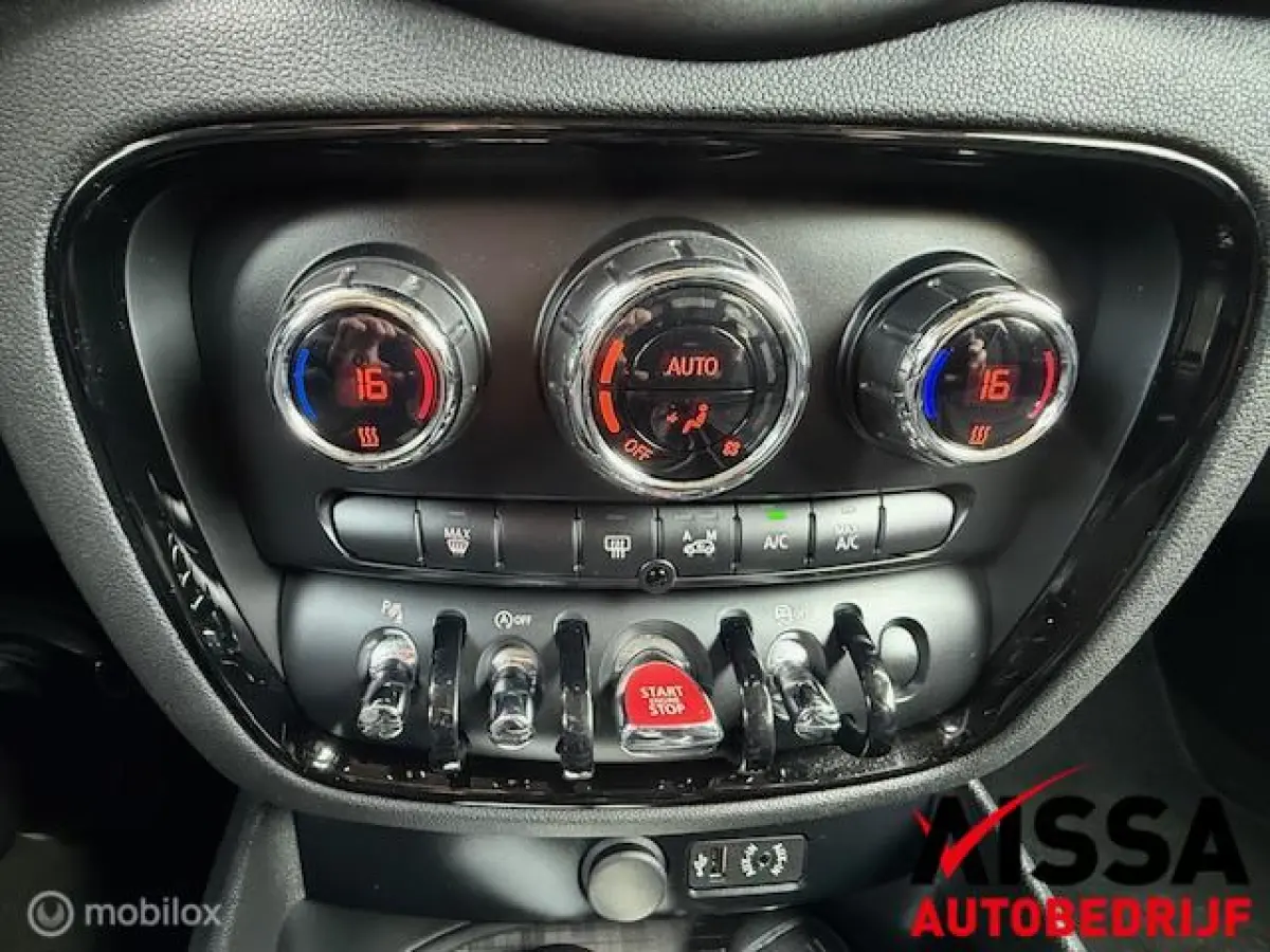 1.5 Cooper Chili Serious Business Origineel NL -NAP-Navigatie-Cruise-Climate Control-PDC V+A-6-deurs....