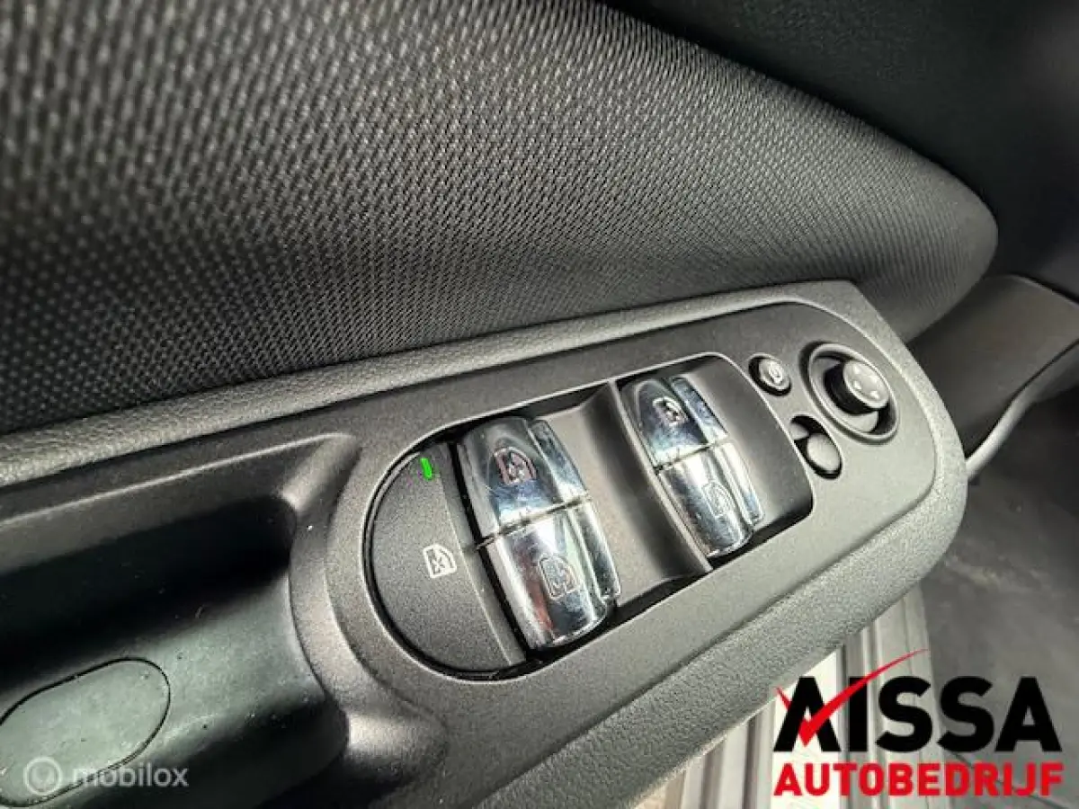 1.5 Cooper Chili Serious Business Origineel NL -NAP-Navigatie-Cruise-Climate Control-PDC V+A-6-deurs....