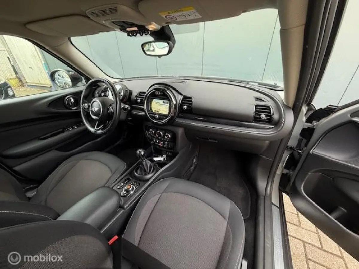 1.5 Cooper Chili Serious Business Origineel NL -NAP-Navigatie-Cruise-Climate Control-PDC V+A-6-deurs....