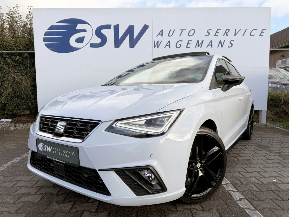 1.0 EcoTSI FR Plus Connect | Pano | ACC | Camera | Keyless | LED