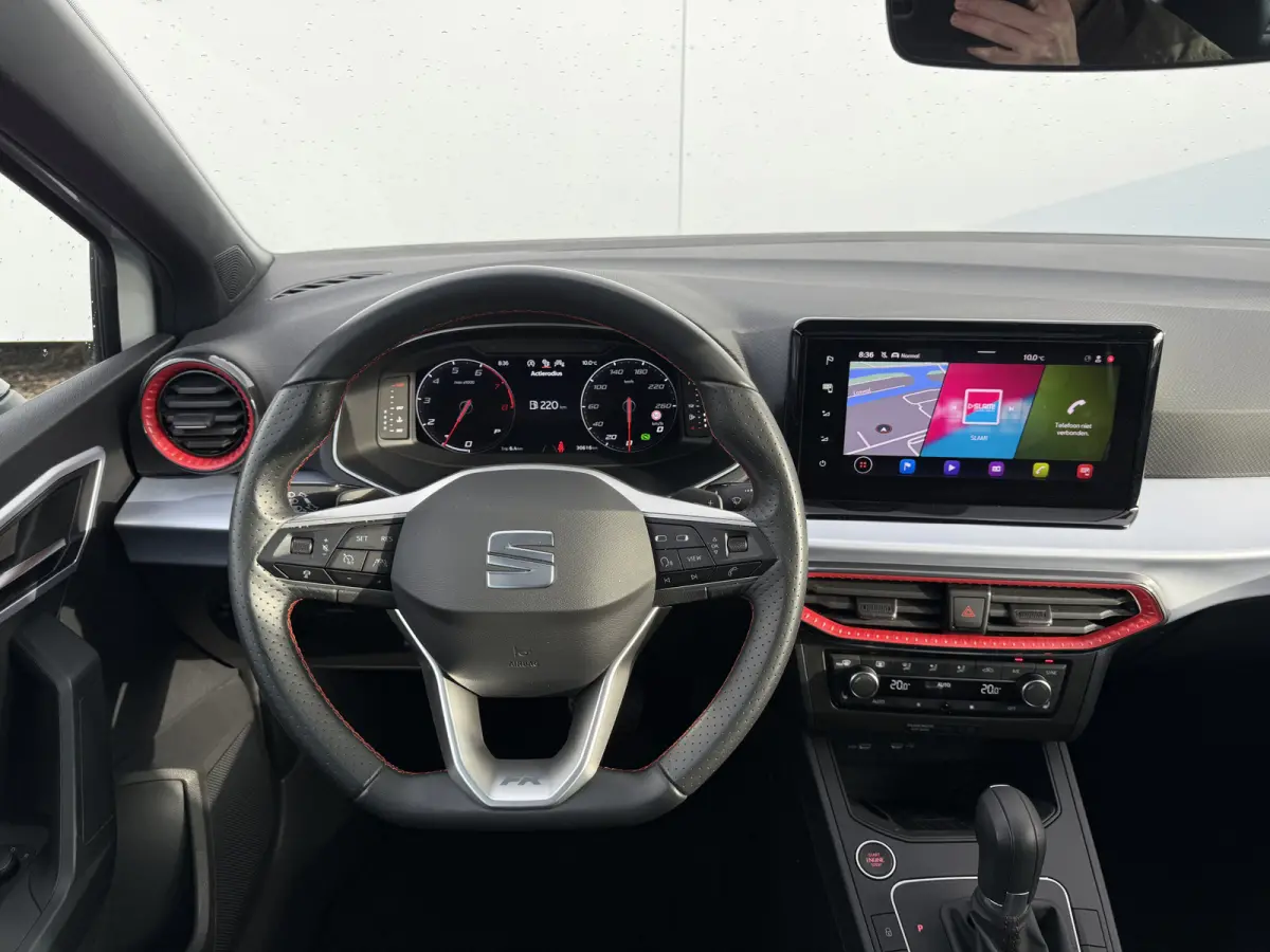 1.0 EcoTSI FR Plus Connect | Pano | ACC | Camera | Keyless | LED