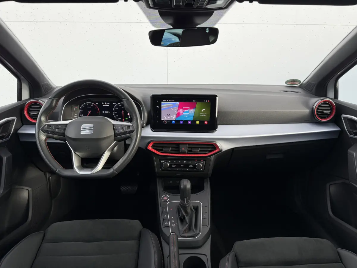 1.0 EcoTSI FR Plus Connect | Pano | ACC | Camera | Keyless | LED