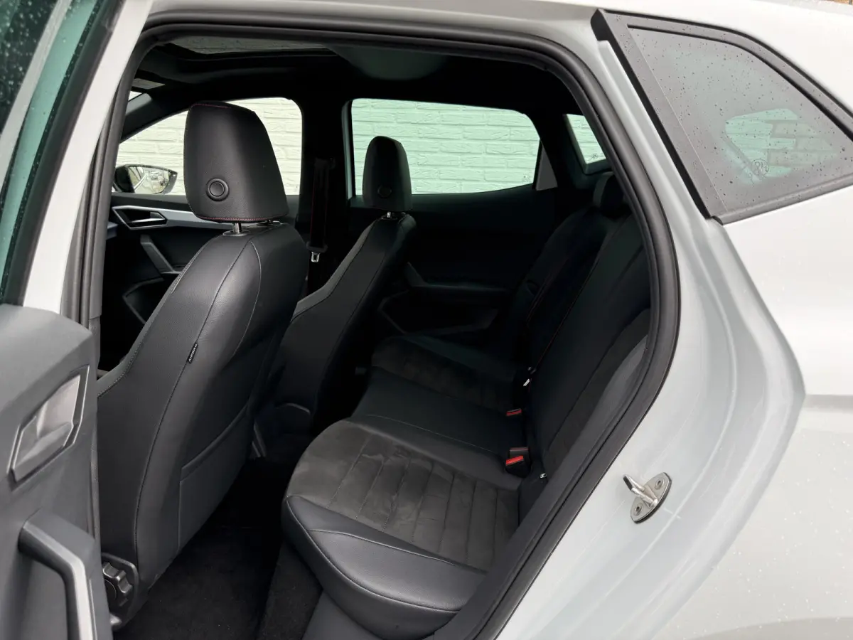 1.0 EcoTSI FR Plus Connect | Pano | ACC | Camera | Keyless | LED