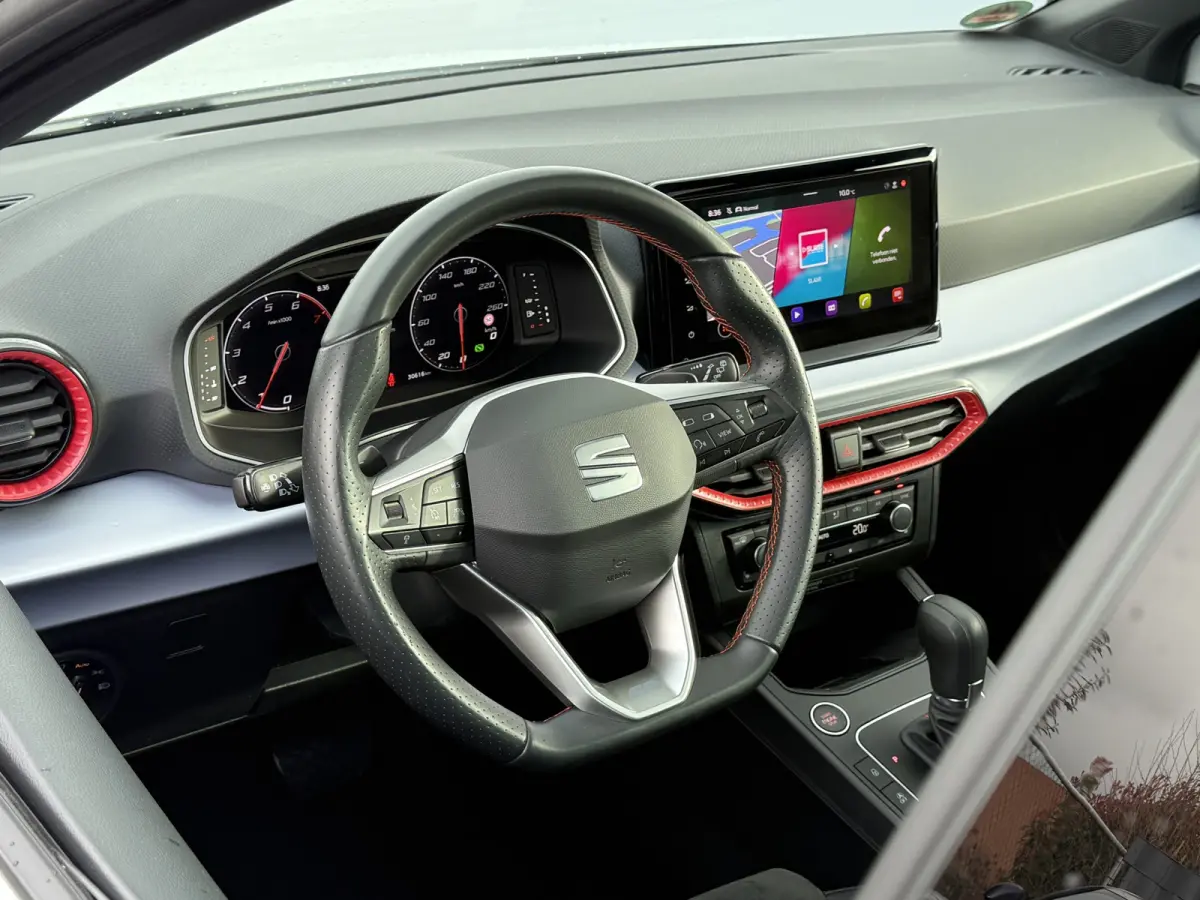 1.0 EcoTSI FR Plus Connect | Pano | ACC | Camera | Keyless | LED