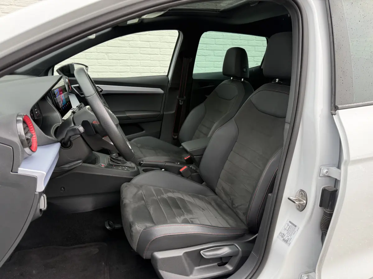 1.0 EcoTSI FR Plus Connect | Pano | ACC | Camera | Keyless | LED
