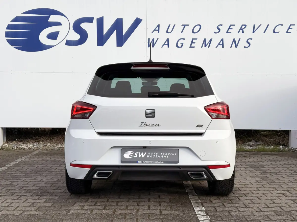 1.0 EcoTSI FR Plus Connect | Pano | ACC | Camera | Keyless | LED